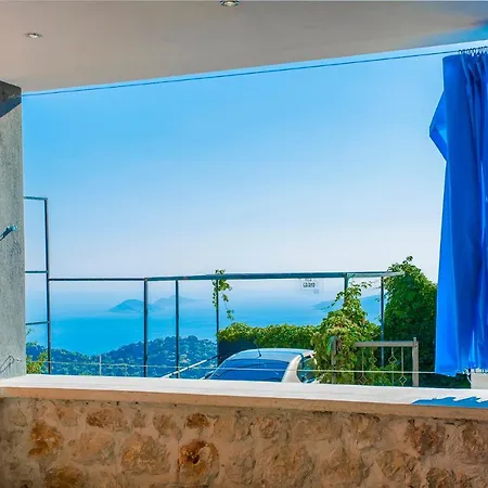 Tarz Isolated Heated Pool Honeymoon