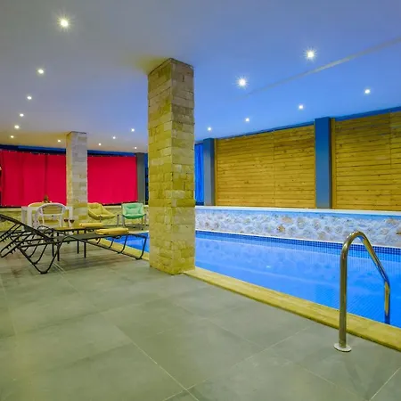 Tarz Isolated Heated Pool Honeymoon Каш