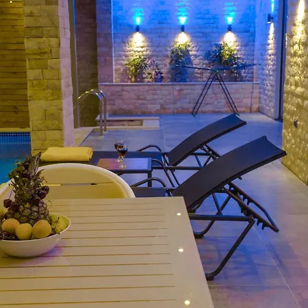 Tarz Isolated Heated Pool Honeymoon Вилла *