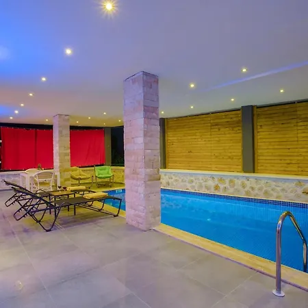 Tarz Isolated Heated Pool Honeymoon Willa *