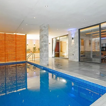 Vila Tarz Isolated Heated Pool Honeymoon